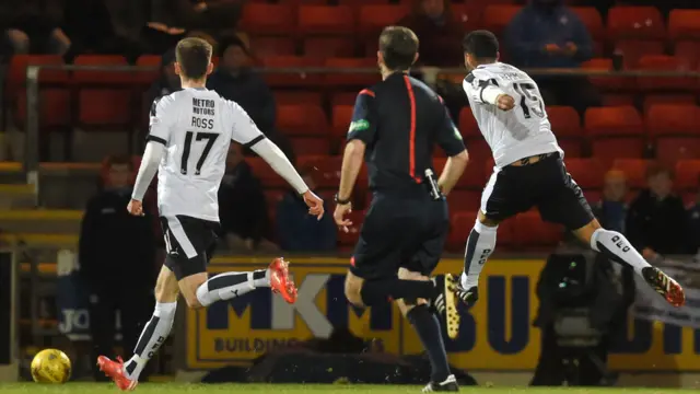 Kane Hemmings opens the scoring for Dundee