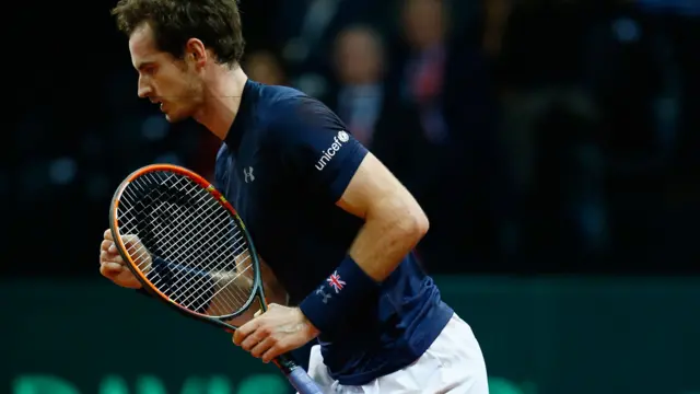 Andy Murray wins the second set