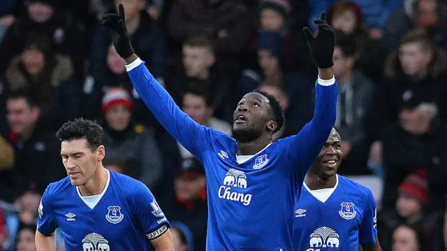 Romelu Lukaku celebrates