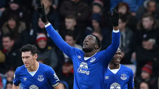 Romelu Lukaku celebrates