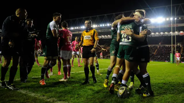 Brendon O'Connor celebrates his try for Leicester against Stade Francais