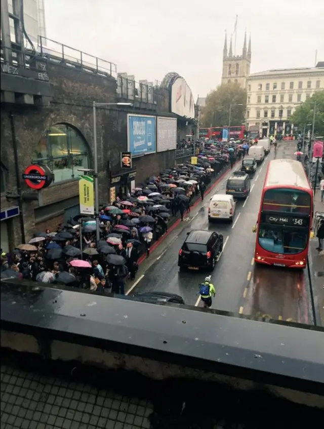 Queues at London Bridge