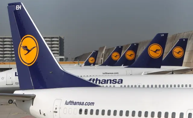 Lufthansa planes