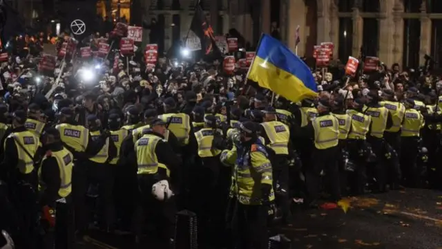 Met officers in central London