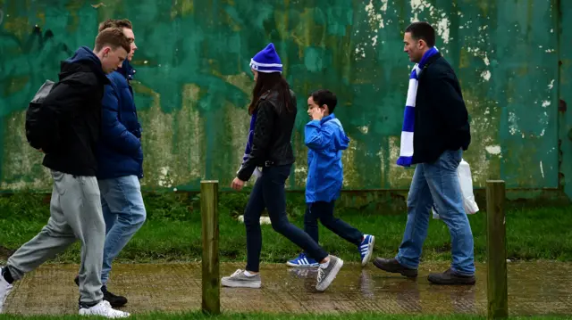 Wealdstone fans