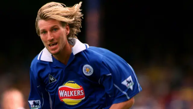 Robbie Savage playing for Leicester