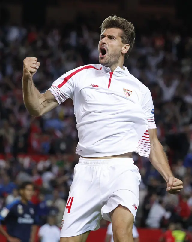 Fernando Llorente celebrates