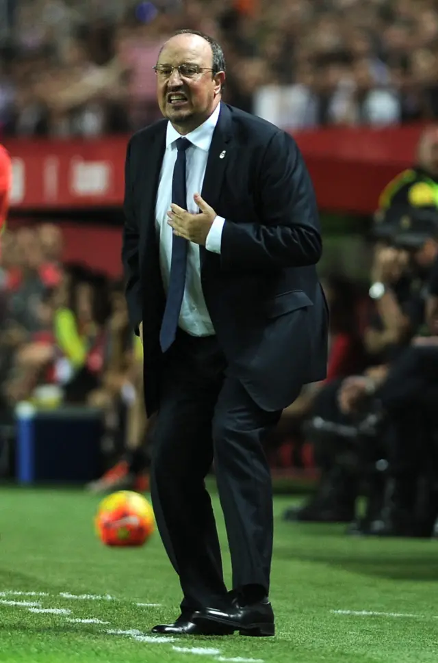 Rafael Benitez gestures