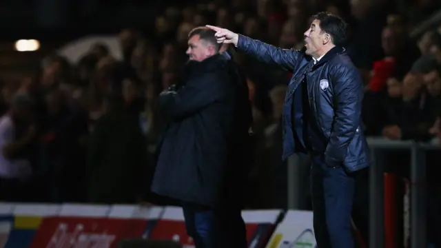 Dean Saunders manager of Chesterfield