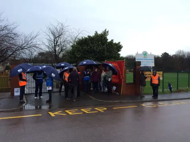 Picket line at Listerdale Primary School