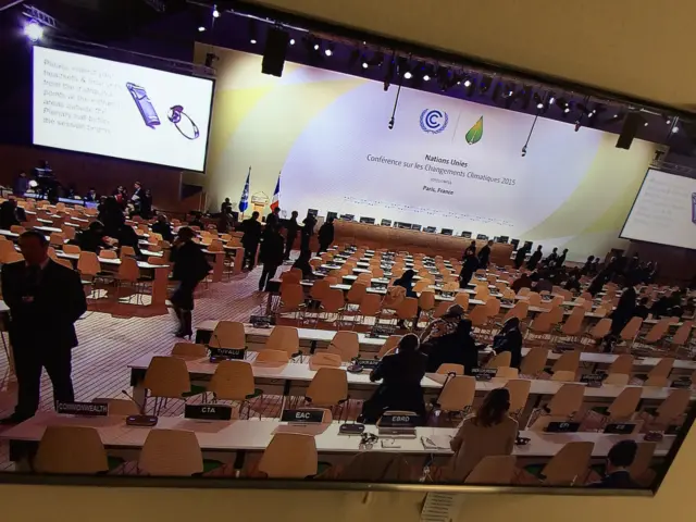empty seats in plenary hall