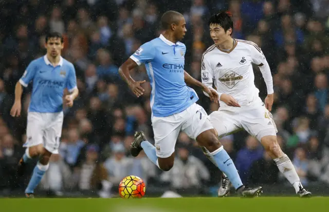 Ki Sung-Yeung of Swansea in action