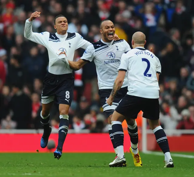 Spurs celebrate beating Arsenal in 2010