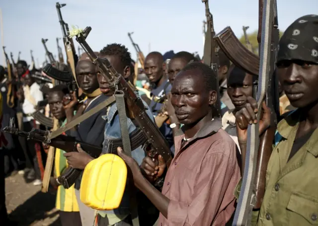 Jikany Nuer White Army fighters holds their weapons in Upper Nile State, South Sudan February