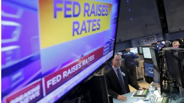 Screen with Fed announcement