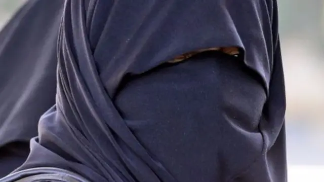 Full face veil