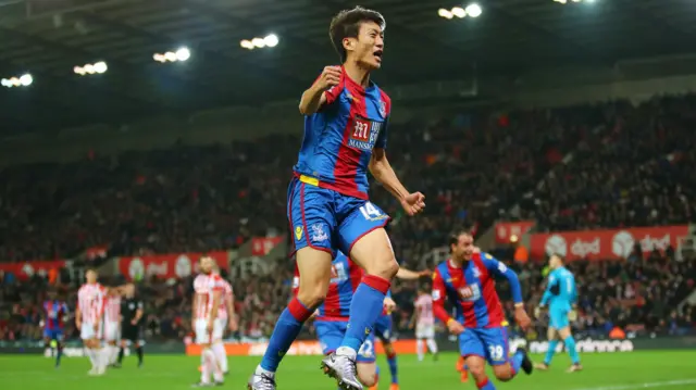 Lee Chung-yong celebrates