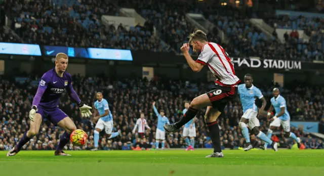 Fabio Borini scores