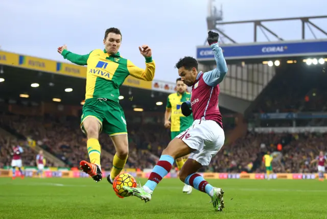 Kieran Richardson and Jonny Howson