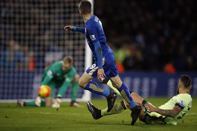 Jamie Vardy shoots