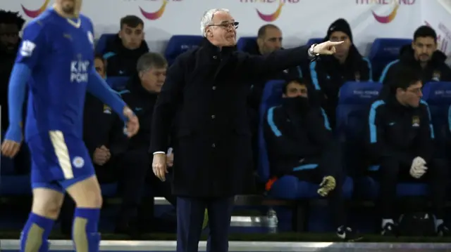 Claudio Ranieri gestures