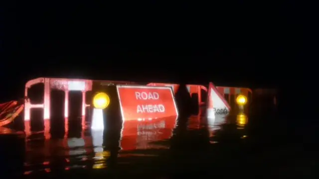 Flooding at edge of Kelfield