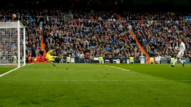 Cristiano Ronaldo misses a penalty