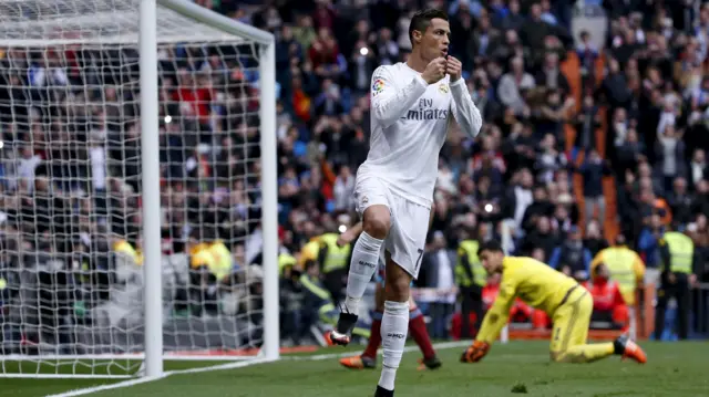 Cristiano Ronaldo celebrates