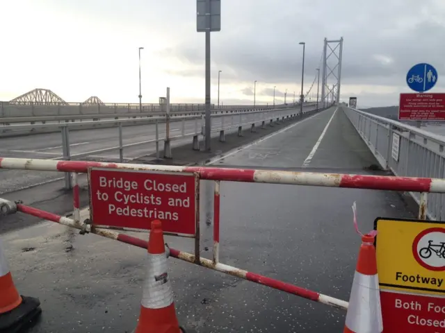 Bridge closed sign