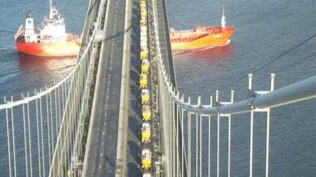 Gritters on the Forth Road Bridge