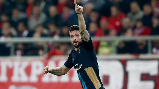 Olivier Giroud celebrates