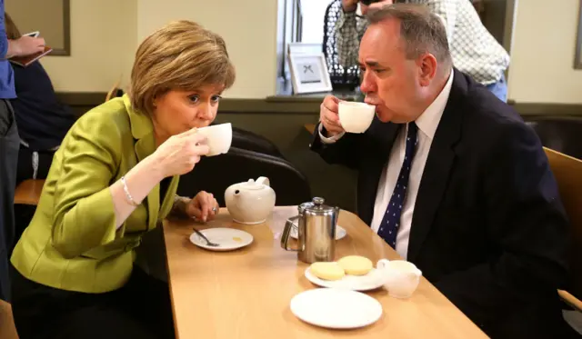 Nicola Sturgeon and Alex Salmond in Inverurie - 18 April 2015