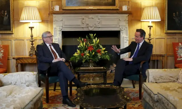 (L-R) Jean Claude-Juncker and David Cameron at talks