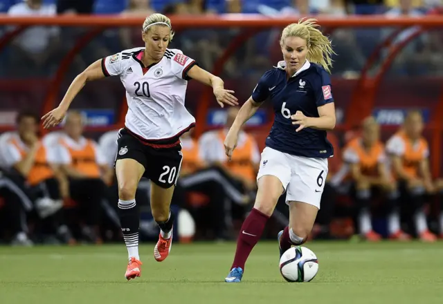 Lena Goessling of Germany chases Amandine Henry