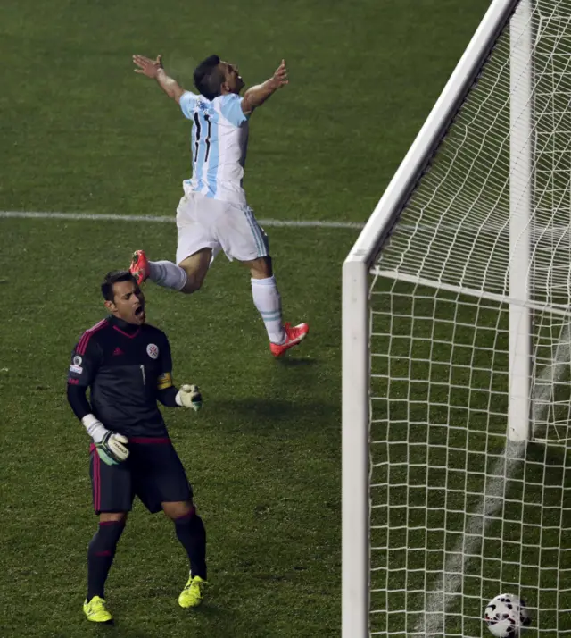 Sergio Aguero celebrates