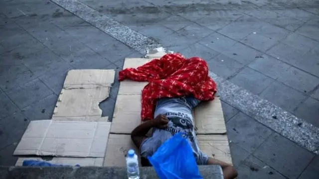 A homeless person near Syriza's office