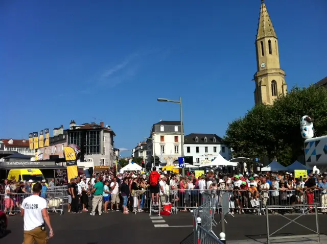 The scene in Tarbes ahead of the start of stage 10