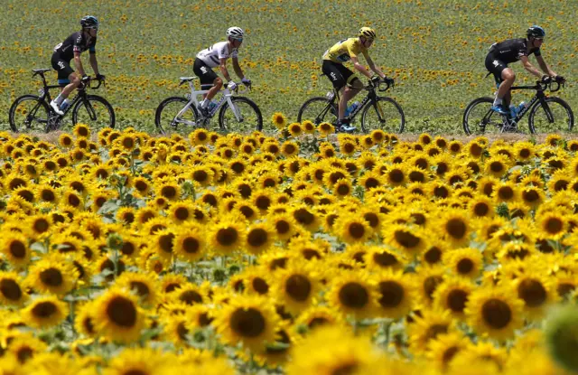 Chris Froome in the peloton