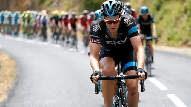 Ian Stannard leads the peloton