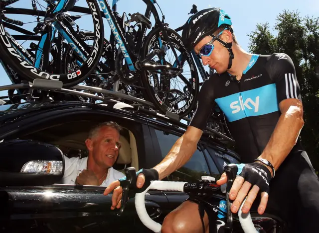 Shane Sutton (left) and Bradley Wiggins at the 2010 Tour