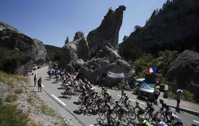 The peloton ride on stage 16