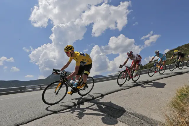 Chris Froome is followed closely by Vincenzo Nibali