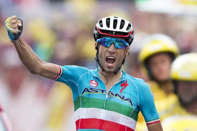 Vincenzo Nibali celebrates