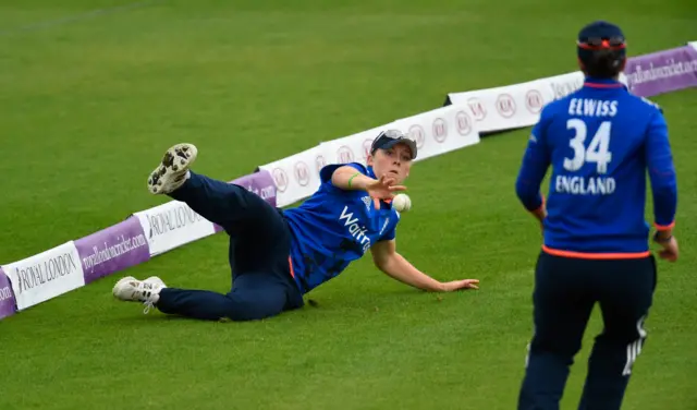 Heather Knight saves a boundary