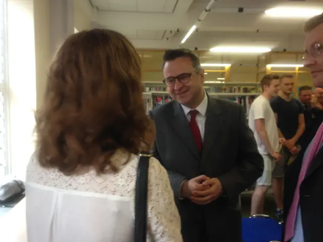 Huw Lewis meets students in Bassaleg