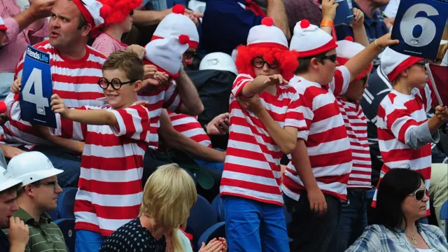 Young England cricket fans