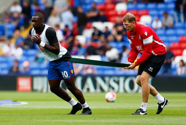 Yannick Bolasie warms up