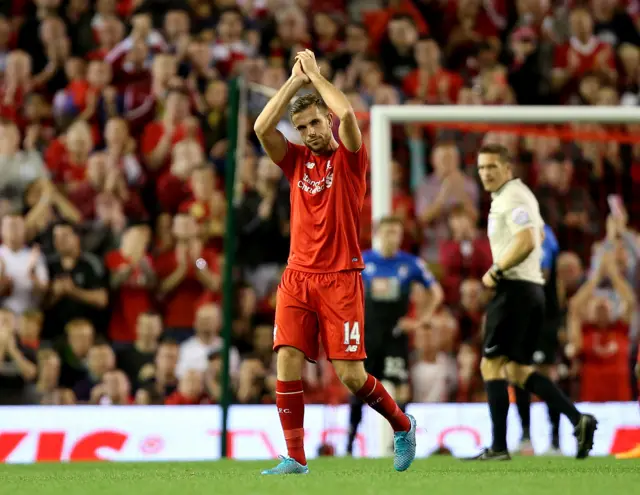 Henderson applauds to Anfield crowd