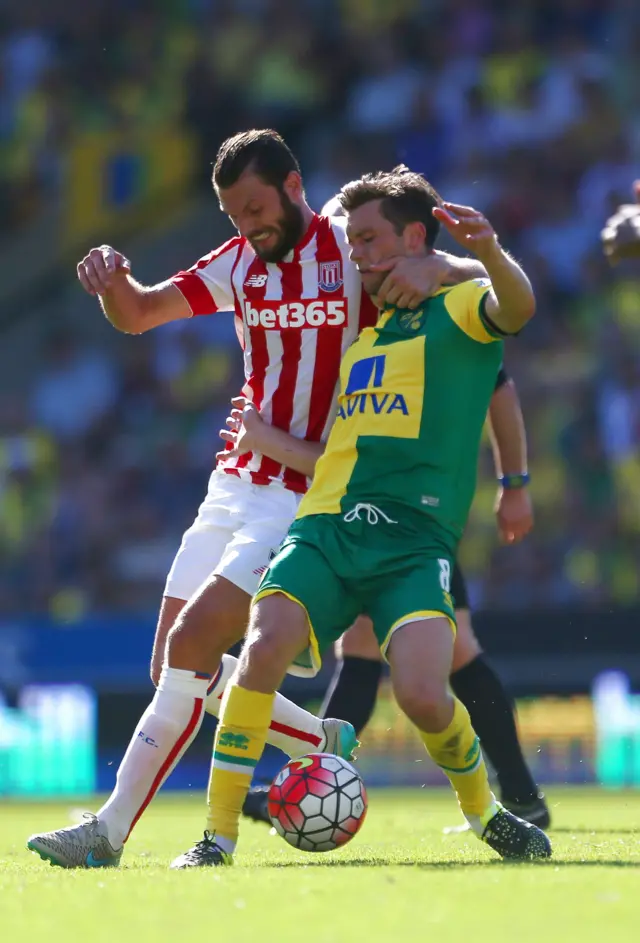 Eric Pieters and Jonny Howson