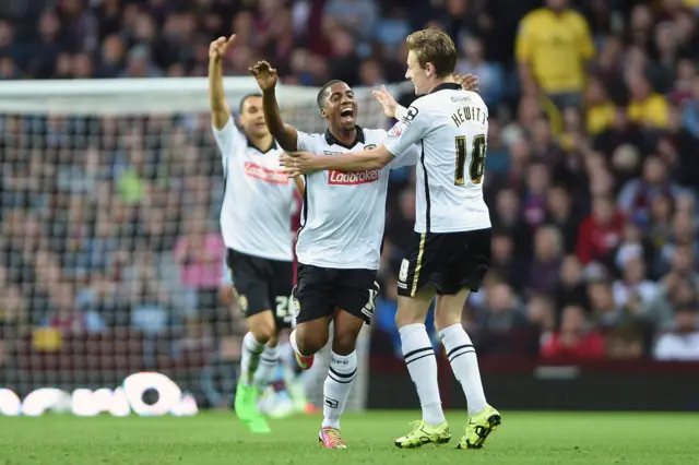 Genaro Snijders celebrates